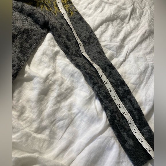 Cynthia Rowley long cardigan with snaps - Picture 3 of 9